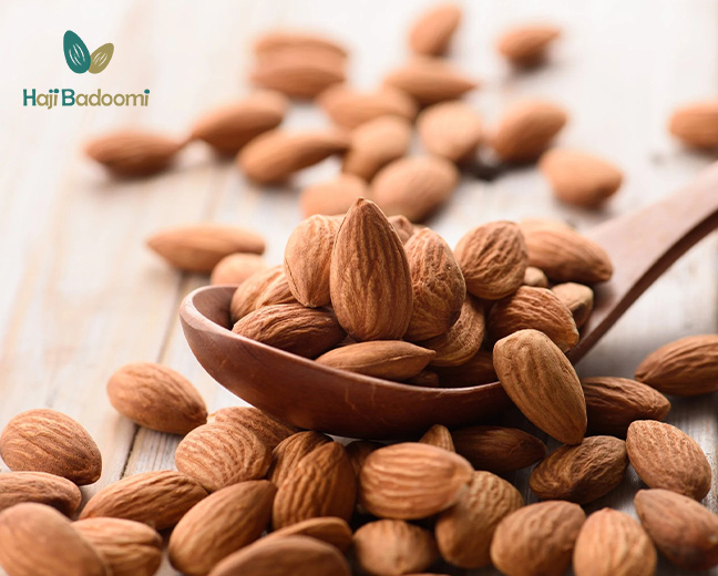 آجيل شب يلدا: ۲. بادام درختي