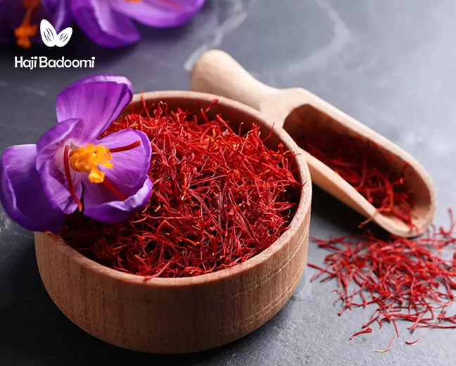 17. سلامت پوست از خواص زعفران برای خانم ها