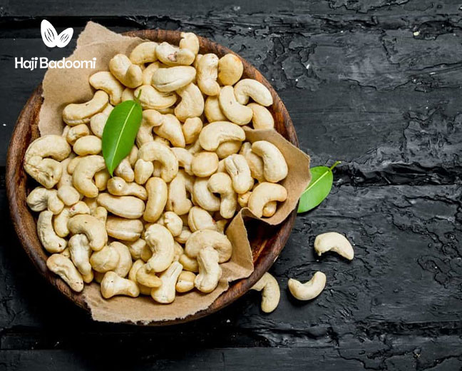 بادام هندی از محبوب ترین آجیل ها در پک های شب یلدا