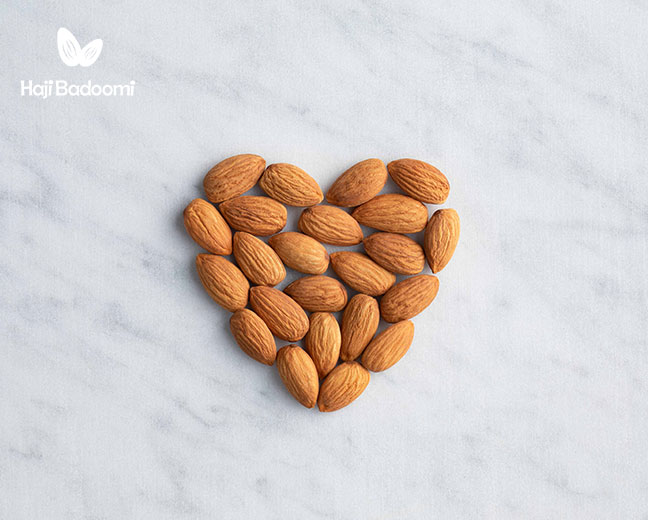 مصرف بادام بیشتر باعث چاقی می‌شود یا لاغری؟