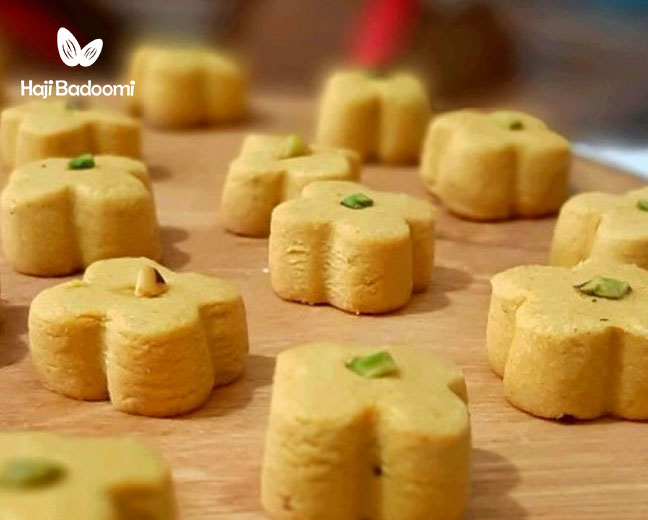 طرز تهیه شیرینی نخودچی بدون فر با قابلمه