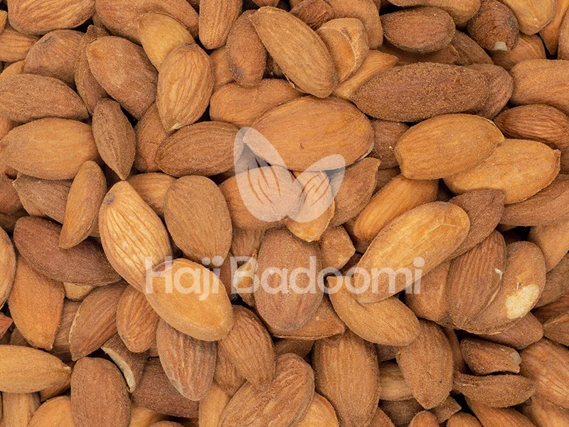 تصویری از مغز بادام ایرانی درشت