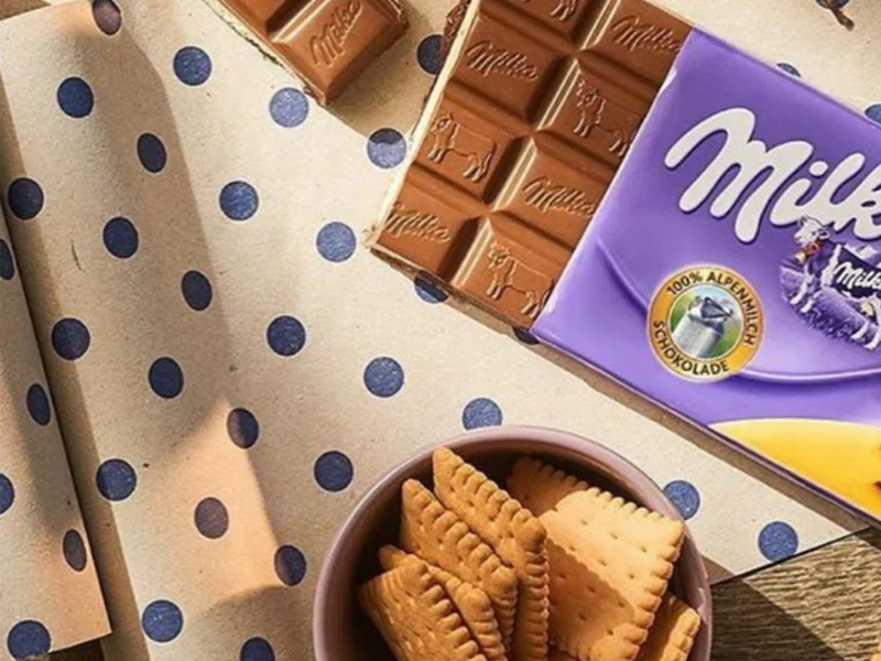 طعم شکلات میلکا با کرم بیسکوئیت
