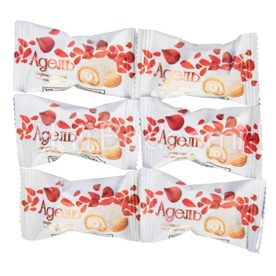 شکلات ویفری آکوند آدل خامه ای و بادام و روکش شکلات سفید