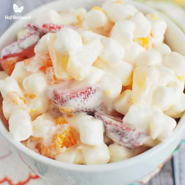 روش‌های مصرف مارشمالو: 3. ترکیب میوه‌ها با مارشمالو