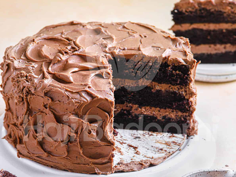 نحوه ی استفاده از شکلات تخته ای روی کیک